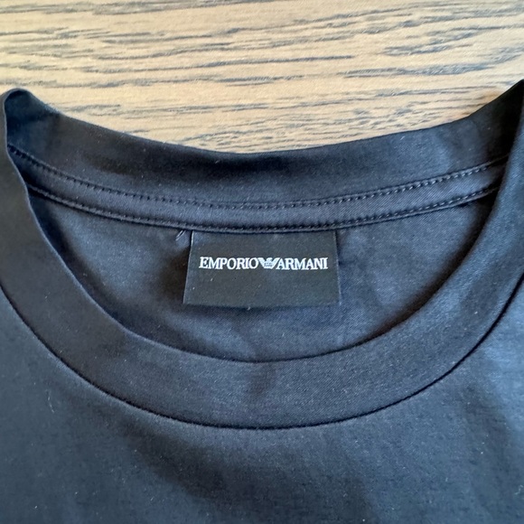 Black T shirt - Picture 2 of 4